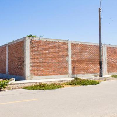 VENTA DE AMPLIO TERRENO EN URB. LOS NOGALES